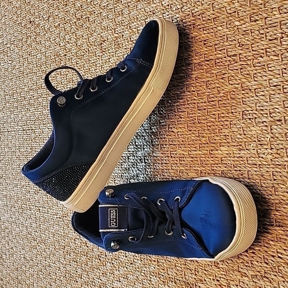 GUESS blue suede shoes with rhinestones.  Very good condition size 8M. - Picture 1 of 9